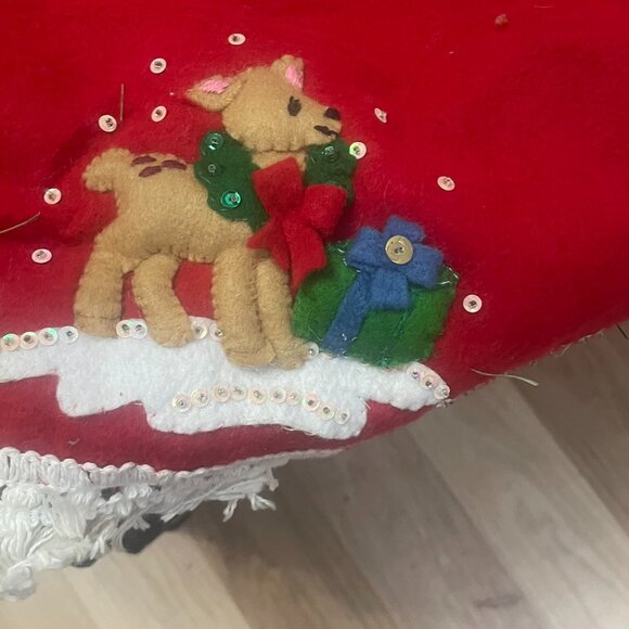 Handmade Tree Skirt - Picture 9 of 16